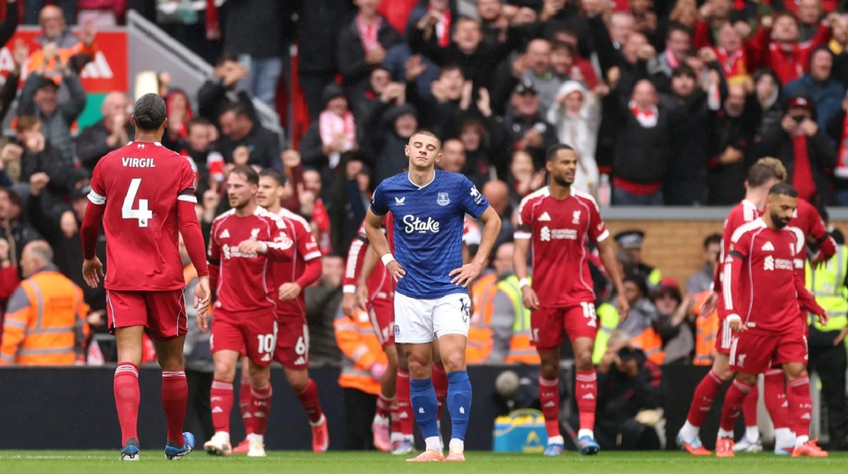 Liverpool Menang 2-1 atas Everton, Rekor Sempurna Terjaga